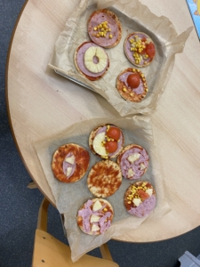 Lower Prep pupils make pizzas