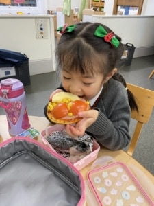 Lower Prep pupils make pizzas