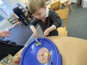 Lower Prep pupils make pizzas