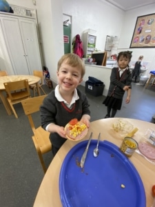 Lower Prep pupils make pizzas