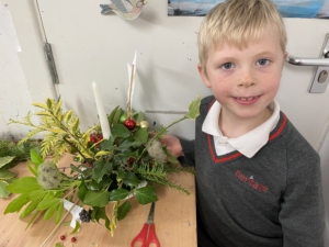 Our Year 2 pupils enjoyed a festive enrichment session creating beautiful Christmas table decorations.