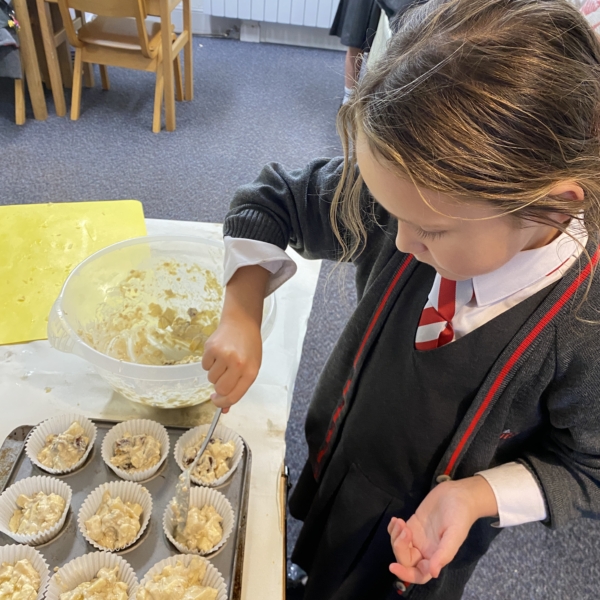 Year 3 baking apple muffins